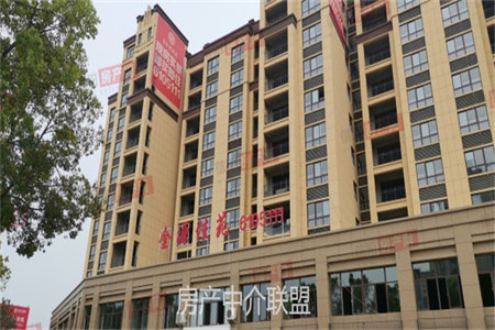 东顺花园129平套三84万南客厅带附房停车方便